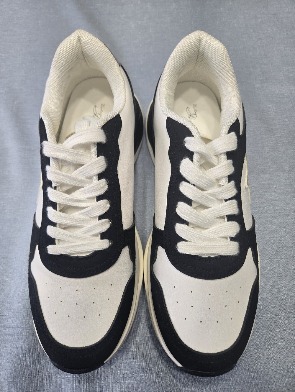 Vintage Havana Black White & Gold Star Retro Sneakers Size 9 - Picture 2 of 8